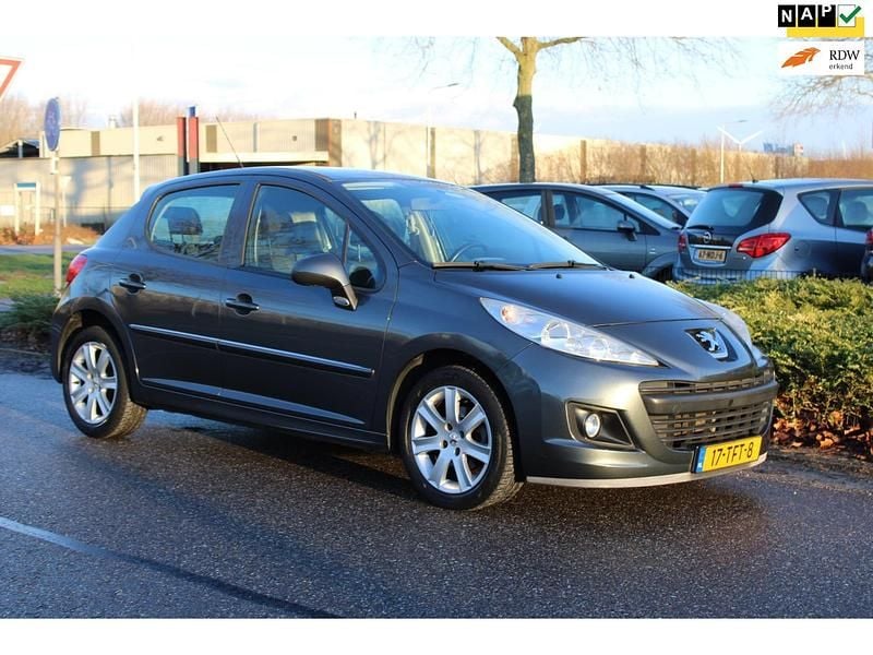 Grijs Gebruikt 2012 Peugeot 207 Access Hatchback | € 5.950 (Iets duurder) - Afbeelding 1/4