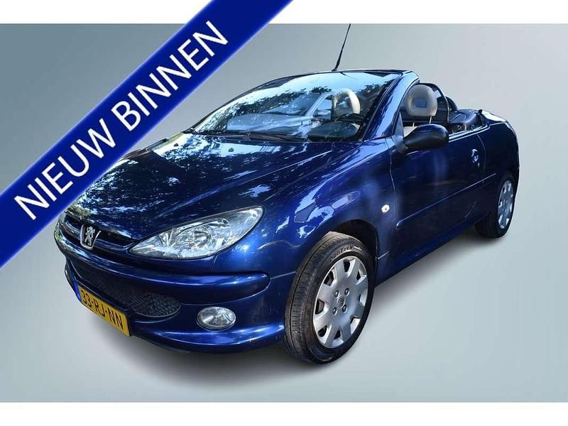 Blauw, metallic lak Gebruikt 2005 Peugeot 206 CC S Cabriolet | € 1.995 (Eerlijke prijs) - Afbeelding 1/4