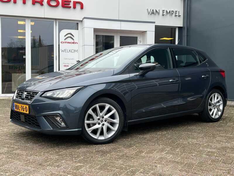 Grijs Gebruikt 2022 Seat Ibiza FR Hatchback | € 22.250 (Eerlijke prijs) - Afbeelding 1/4