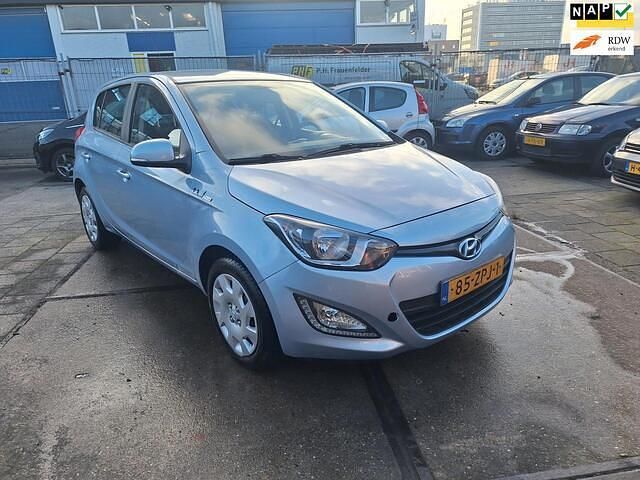 Blauw Occasion 2013 Hyundai i20 Hatchback | € 5.280 (Eerlijke prijs) - Afbeelding 1/4
