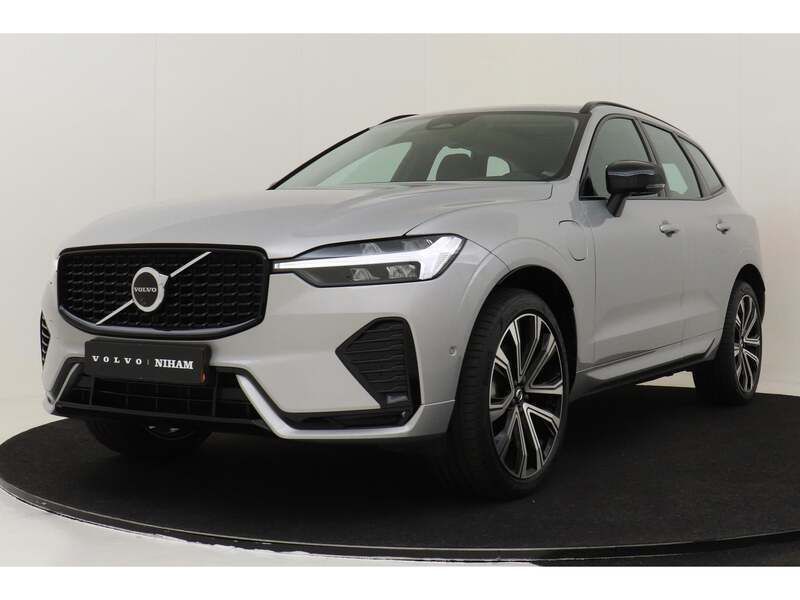 Grijs Gebruikt 2024 Volvo XC60 Plus SUV | € 58.490 (Eerlijke prijs) - Afbeelding 1/4