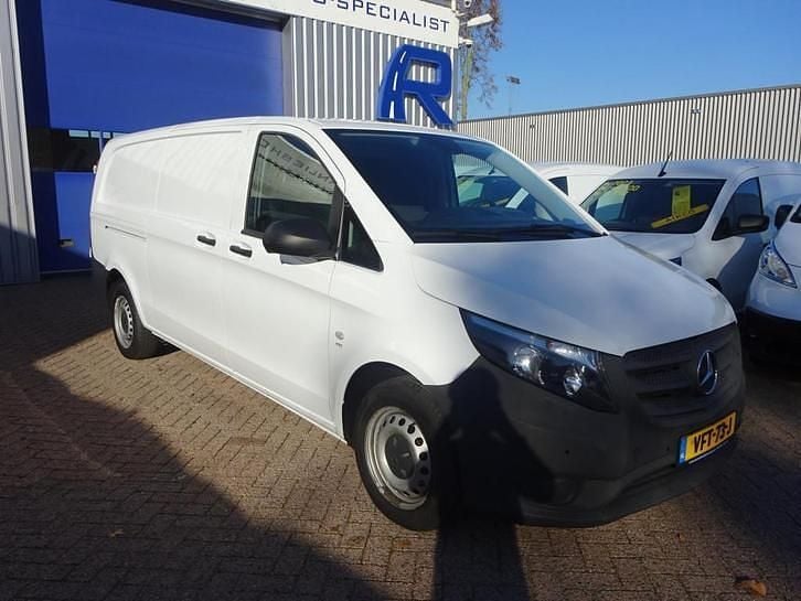 Wit Gebruikt 2020 Mercedes Vito Sedan | € 13.450 (Goede deal) - Afbeelding 1/4