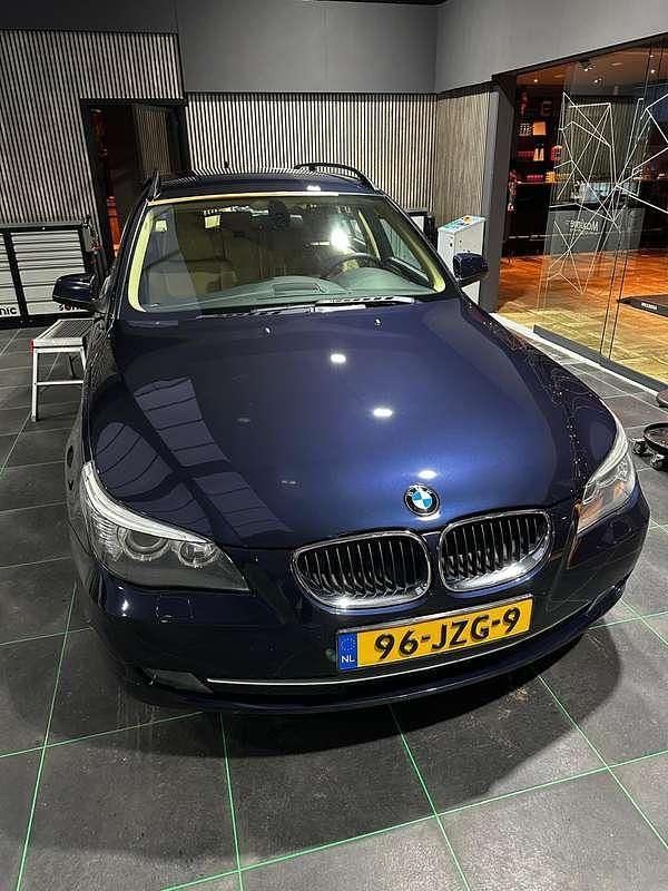 Blauw Gebruikt 2009 BMW 520 Stationwagen | € 8.500 - Afbeelding 1/4