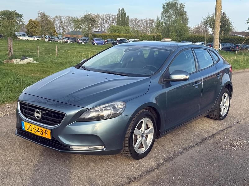 Blauw Gebruikt 2012 Volvo V40 Summum Stationwagen | € 3.950 (Eerlijke prijs) - Afbeelding 1/4