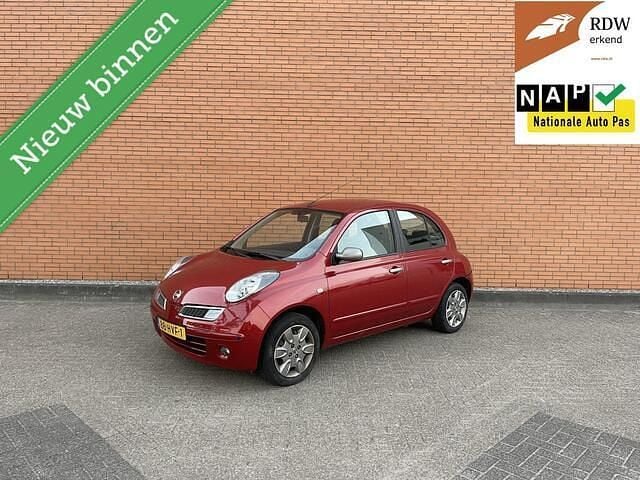 Rood Gebruikt 2009 Nissan Micra Hatchback | € 2.994 (Eerlijke prijs) - Afbeelding 1/4