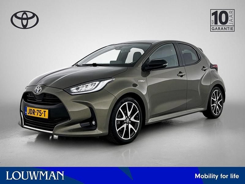 Groen Gebruikt 2021 Toyota Yaris Hybrid Executive Hatchback | € 21.950 (Eerlijke prijs) - Afbeelding 1/4