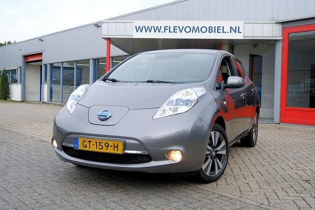 Grijs Gebruikt 2015 Nissan Leaf Tekna Hatchback | € 5.950 (Eerlijke prijs) - Afbeelding 1/4
