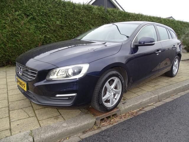 Blauw Gebruikt 2018 Volvo V60 Stationwagen | € 17.950 (Eerlijke prijs) - Afbeelding 1/4