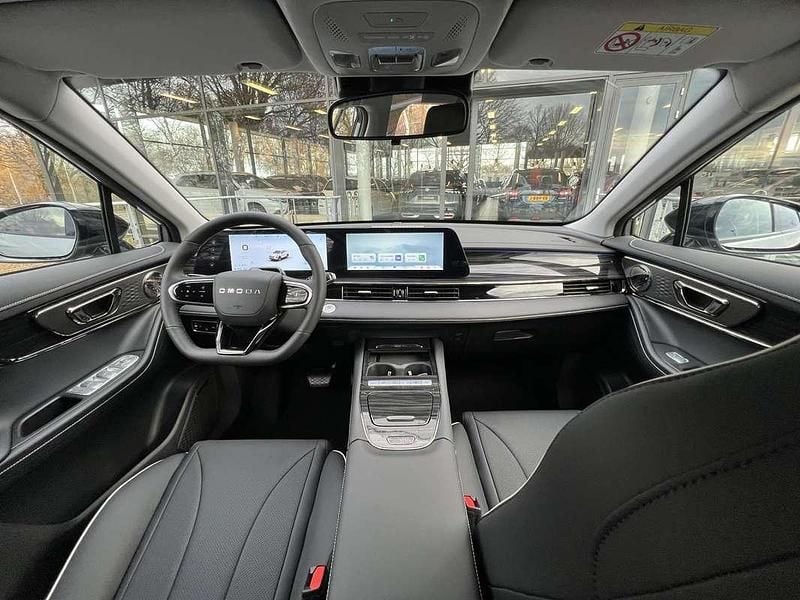 Nieuw Omoda 5 224 PK (164 kW) 2025 Aviation silver & carbon black metallic SUV