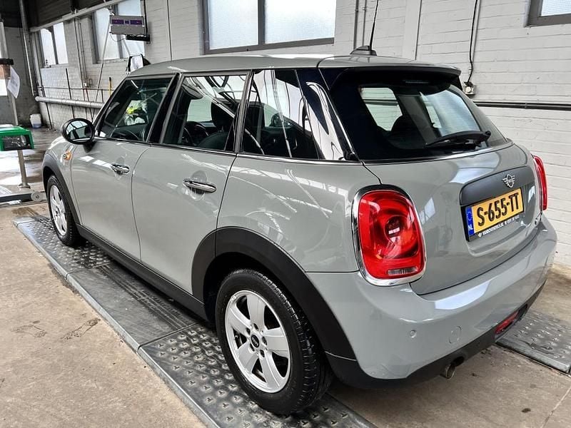 Occasion Mini Cooper Business 102 PK (75 kW) 2019 Grijs Hatchback