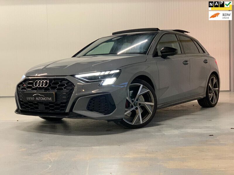 Grijs Gebruikt 2022 Audi A3 Sportback Edition .1 Hatchback | € 49.900 (Iets duurder) - Afbeelding 1/4
