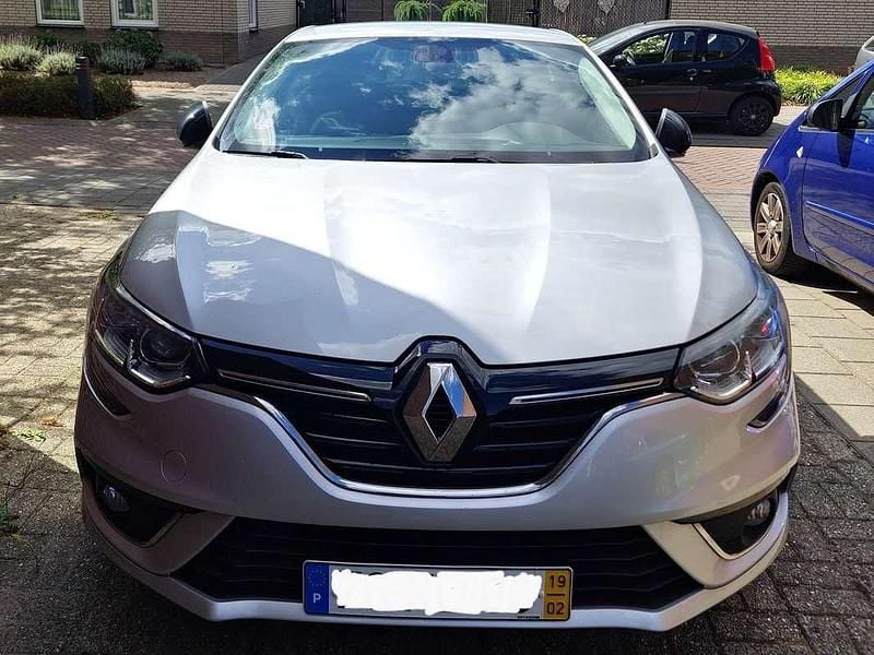 Zilver Gebruikt 2019 Renault Mégane IV LIMITED Hatchback | € 10.000 (Goede deal) - Afbeelding 1/4