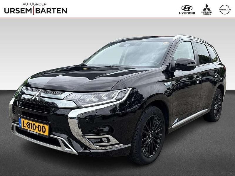 Zwart Gebruikt 2021 Mitsubishi Outlander SUV | € 24.930 (Eerlijke prijs) - Afbeelding 1/4