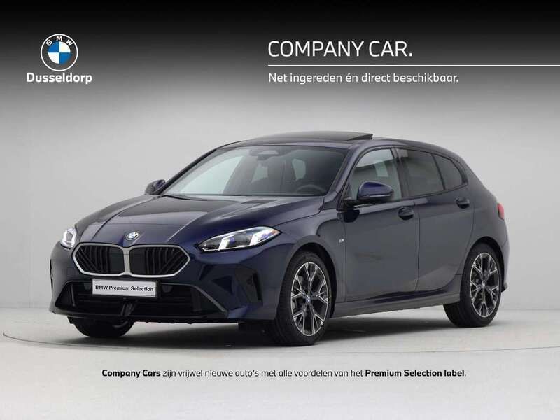 Blauw, metallic lak Gebruikt 2024 BMW 120 M Sport Hatchback | € 44.950 (Eerlijke prijs) - Afbeelding 1/4
