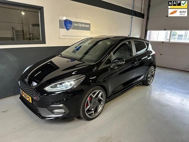 Zwart Gebruikt 2019 Ford Fiesta ST Hatchback | € 18.950 (Eerlijke prijs) - Afbeelding 1/4