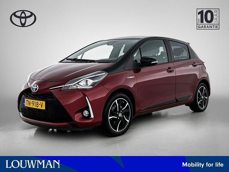 Occasion Toyota Yaris Hybrid 99 PK (72 kW) 2018 Rood Hatchback
