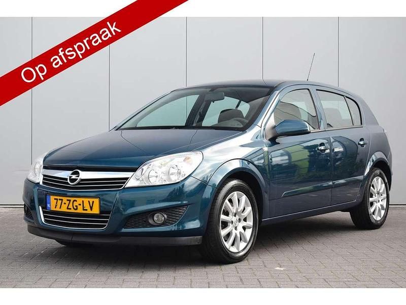 Groen Gebruikt 2008 Opel Astra Hatchback | € 2.750 (Eerlijke prijs) - Afbeelding 1/4