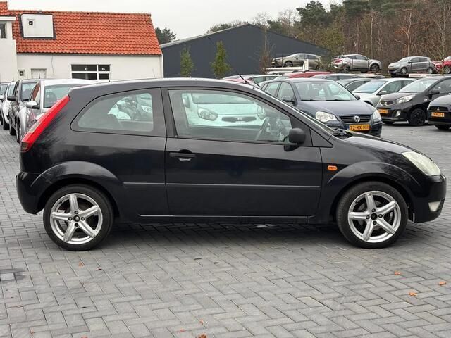 Occasion Ford Fiesta Futura 80 PK (58 kW) 2004 Zwart Hatchback