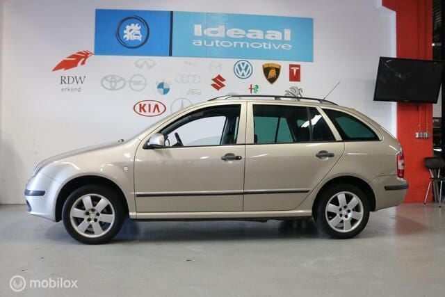 Beige Gebruikt 2006 Skoda Fabia Stationwagen | € 2.800 (Duur) - Afbeelding 1/4