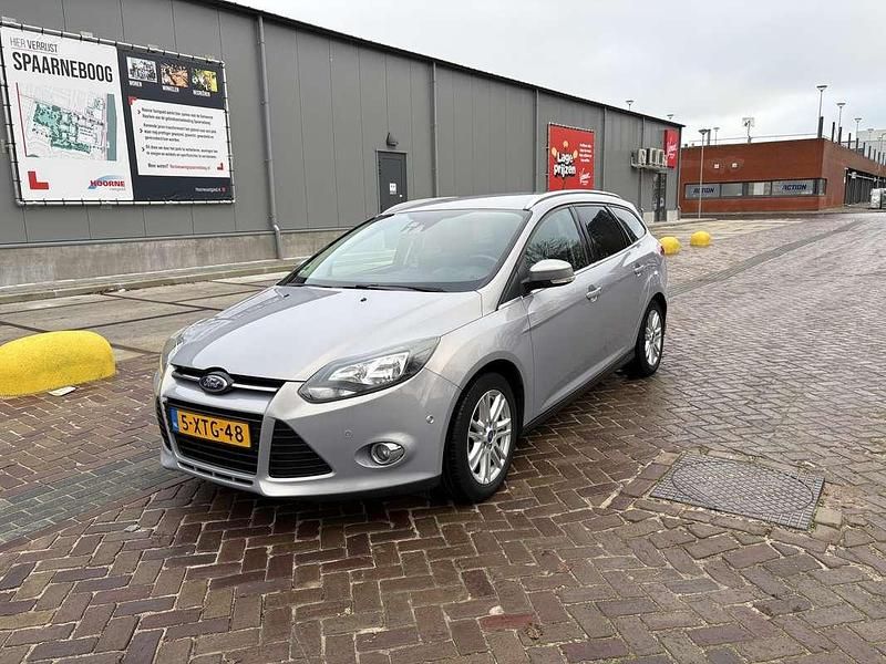 Grijs Occasion 2013 Ford Focus Titanium Stationwagen | € 2.500 (Super prijs) - Afbeelding 1/4