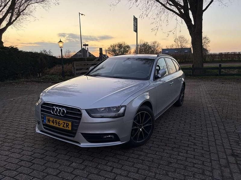Grijs Gebruikt 2014 Audi A4 Sport Stationwagen | € 14.500 (Duur) - Afbeelding 1/4