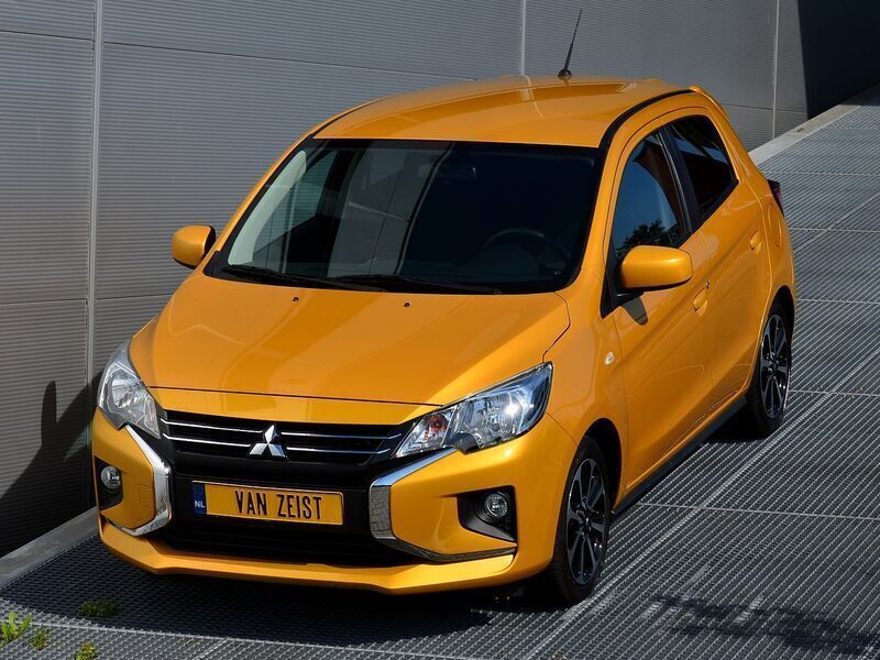 Geel, metallic lak Gebruikt 2021 Mitsubishi Space Star Hatchback | € 16.949 (Eerlijke prijs) - Afbeelding 1/4