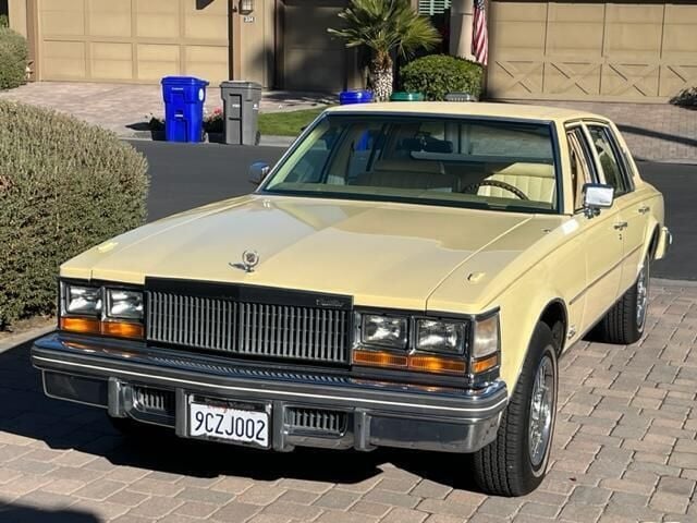 Geel Gebruikt 1978 Cadillac Seville Sedan | € 16.900 - Afbeelding 1/4
