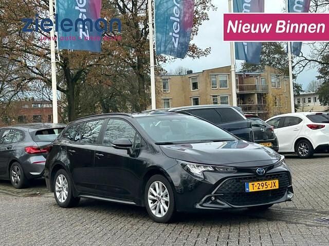 Zwart Gebruikt 2023 Toyota Corolla Active Stationwagen | € 21.845 (Goede deal) - Afbeelding 1/2