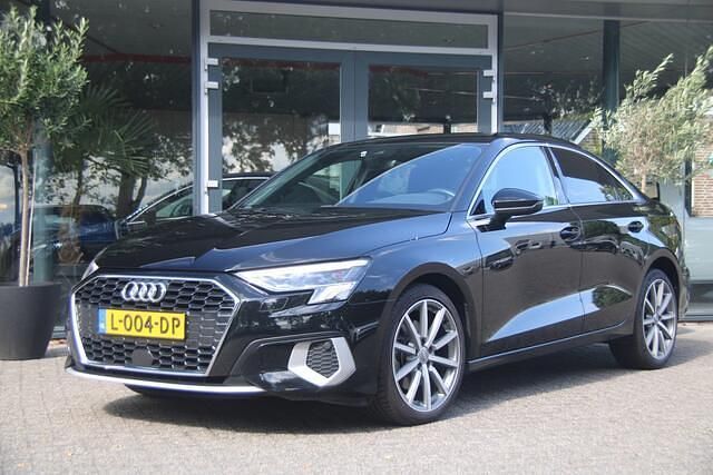 Zwart Gebruikt 2021 Audi A3 Business Sedan | € 23.990 (Eerlijke prijs) - Afbeelding 1/4