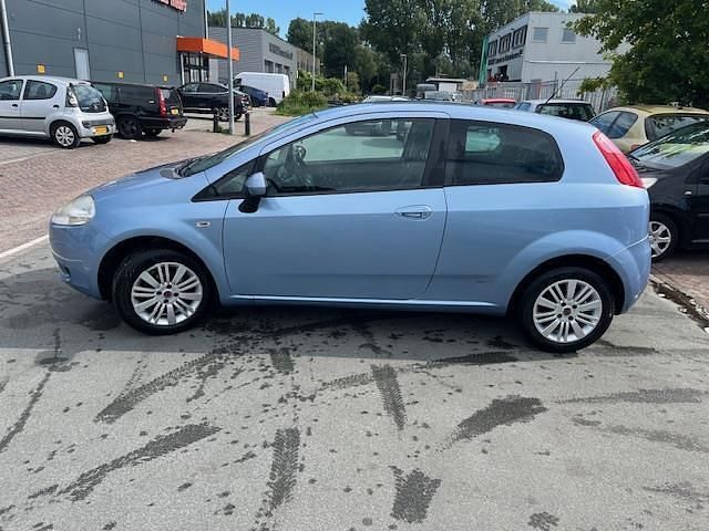 Occasion Fiat Grande Punto 77 PK (56 kW) 2008 Blauw Hatchback