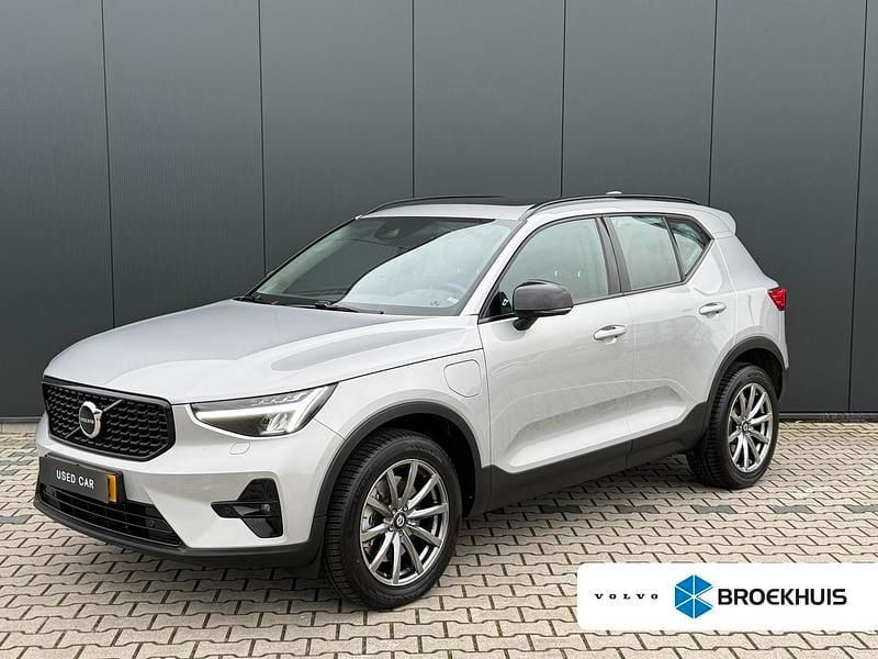 Grijs Gebruikt 2023 Volvo XC40 Plus SUV | € 38.935 (Duur) - Afbeelding 1/3
