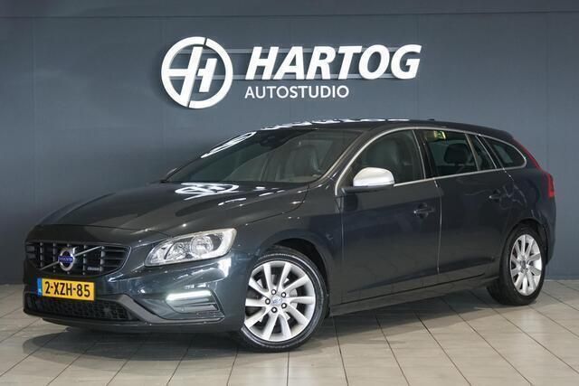 Grijs Gebruikt 2014 Volvo V60 R-Design Stationwagen | € 9.950 (Duur) - Afbeelding 1/4
