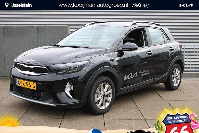 Zwart Nieuw 2024 Kia Stonic SUV | € 23.950 (Super prijs) - Afbeelding 1/4