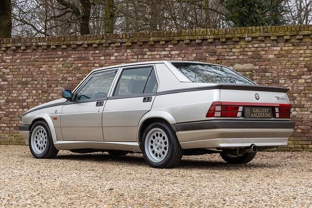 Occasion Alfa Romeo 75 1988 Grijs Sedan