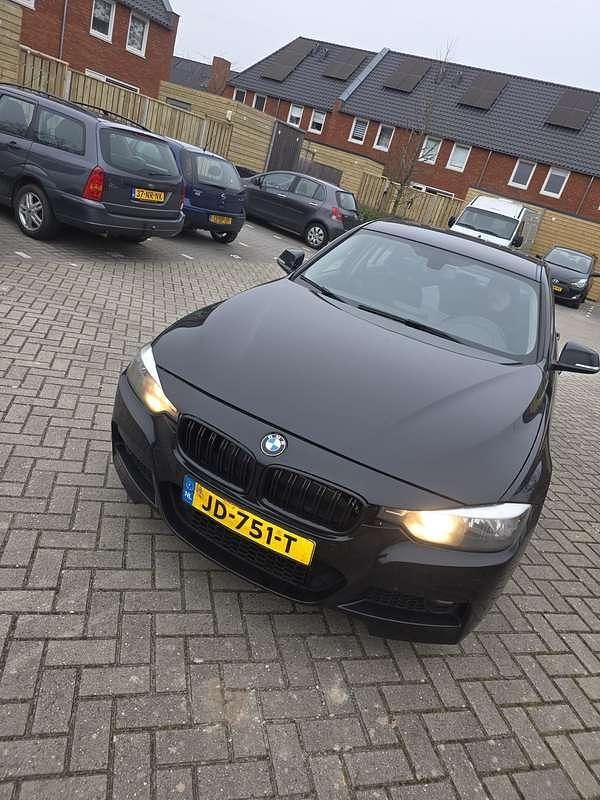 Occasion BMW 330 184 PK (135 kW) 2016 Zwart Sedan