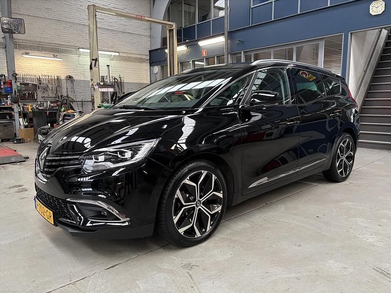 Occasion Renault Grand Scénic IV Intens 140 PK (102 kW) 2022 Zwart MPV