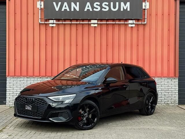 Zwart Gebruikt 2020 Audi A3 Sportback S-Line Hatchback | € 26.990 (Eerlijke prijs) - Afbeelding 1/4