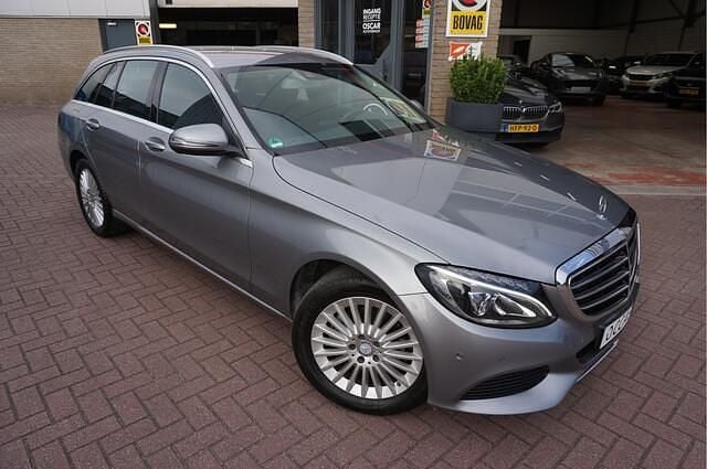 Grijs Gebruikt 2016 Mercedes C200 Exclusive Stationwagen | € 22.445 (Eerlijke prijs) - Afbeelding 1/4