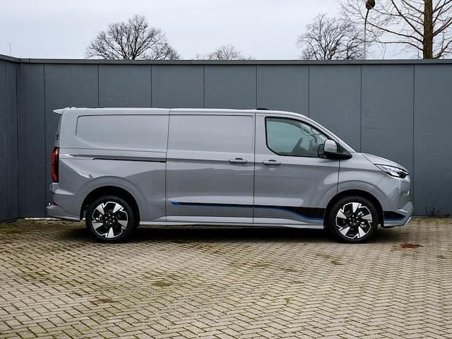 Nieuw Ford Transit Custom Sport 2025 Grijs