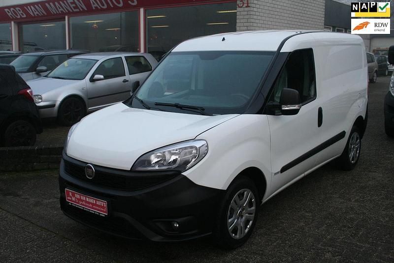 Wit Gebruikt 2018 Fiat Doblò MPV | € 7.700 (Eerlijke prijs) - Afbeelding 1/4