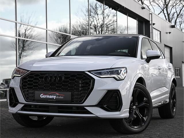 Wit Gebruikt 2021 Audi Q3 Sportback Ambiente SUV | € 45.949 (Iets duurder) - Afbeelding 1/4