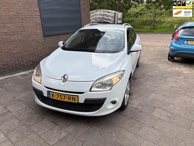 Wit Gebruikt 2009 Renault Mégane GrandTour Stationwagen | € 3.299 (Super prijs) - Afbeelding 1/4
