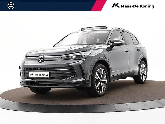 Grijs Gebruikt 2025 VW Tiguan Edition SUV | € 47.980 (Super prijs) - Afbeelding 1/4