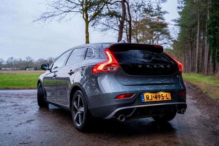 Occasion Volvo V40 Business Edition 190 PK (139 kW) 2017 Grijs Hatchback