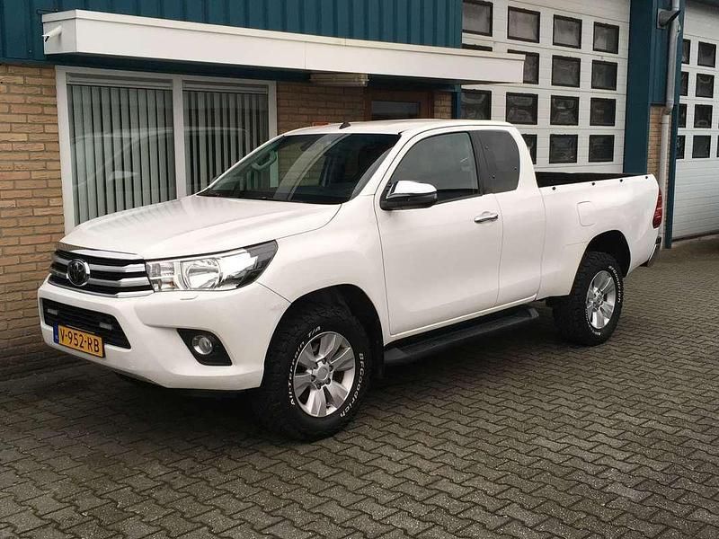 Wit Gebruikt 2018 Toyota HiLux Pickup | € 15.950 - Afbeelding 1/4