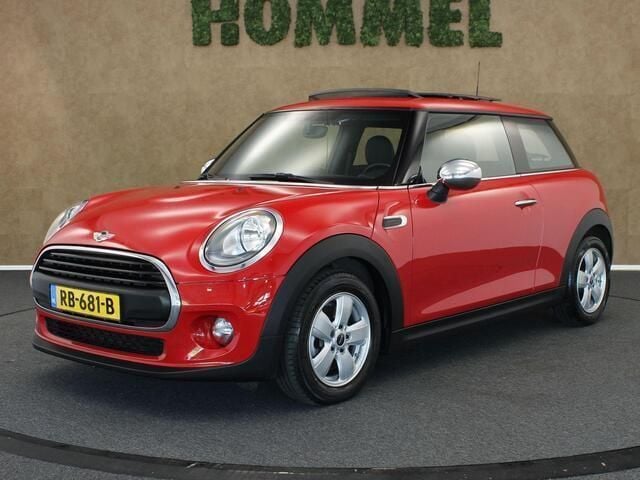 Rood Gebruikt 2017 Mini ONE Business Hatchback | € 13.450 (Eerlijke prijs) - Afbeelding 1/4