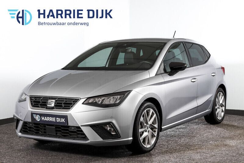 Zilver Gebruikt 2024 Seat Ibiza FR Hatchback | € 20.495 (Eerlijke prijs) - Afbeelding 1/4