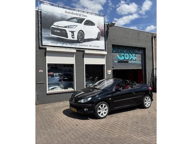 Zwart Gebruikt 2002 Peugeot 206 CC Cabriolet | € 2.449 (Iets duurder) - Afbeelding 1/4