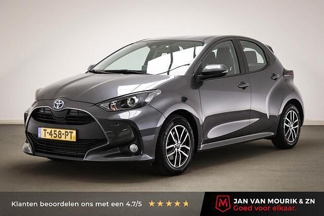 Grijs Gebruikt 2023 Toyota Yaris Active Hatchback | € 20.700 (Eerlijke prijs) - Afbeelding 1/4