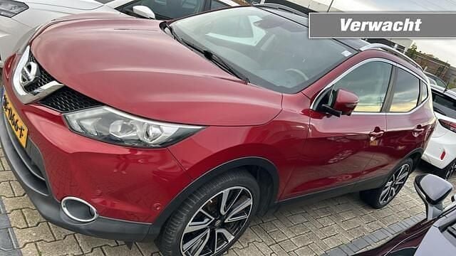 Rood Gebruikt 2015 Nissan Qashqai Tekna SUV | € 11.745 (Goede deal) - Afbeelding 1/2